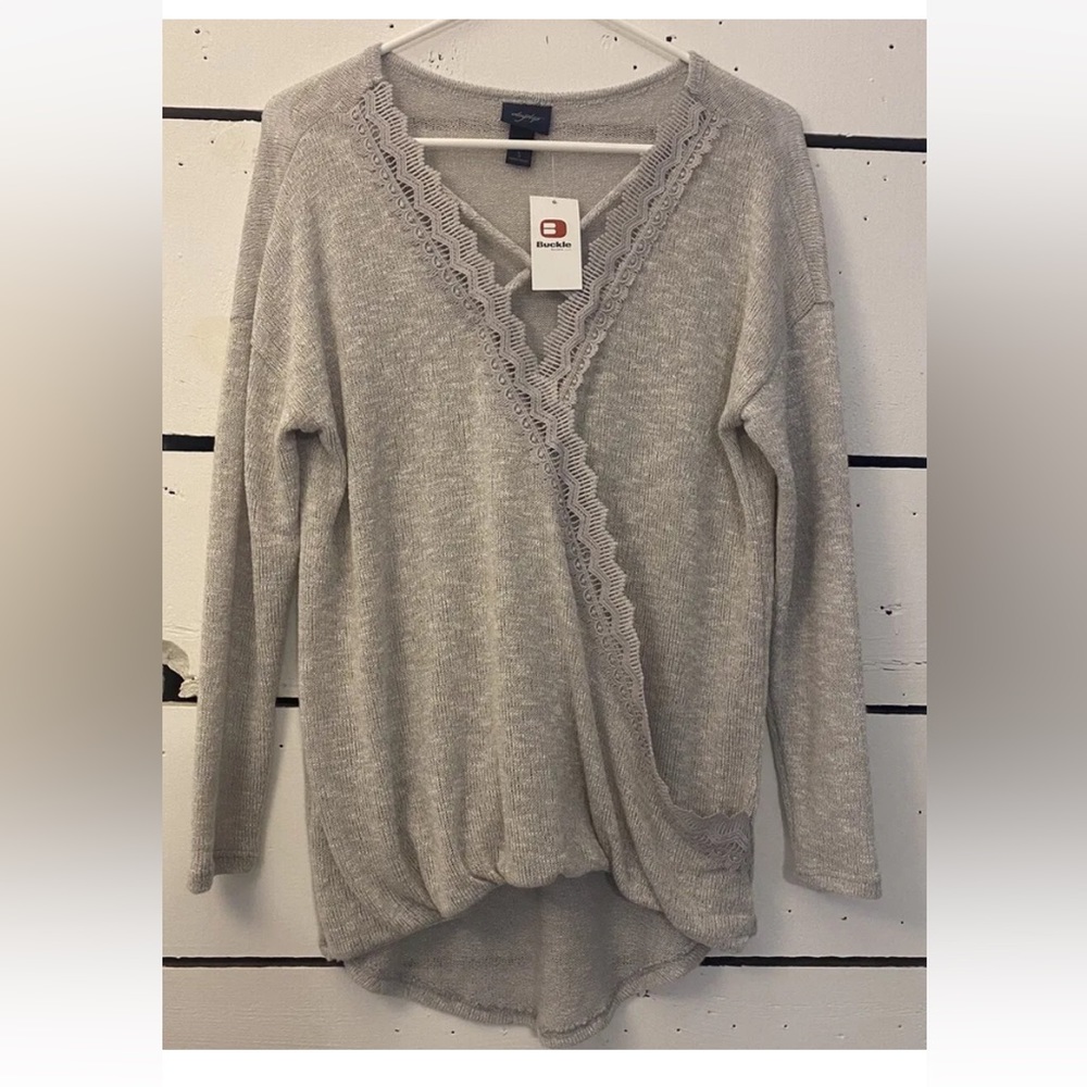 NWT Daytrip Buckle Women’s Sweater Small